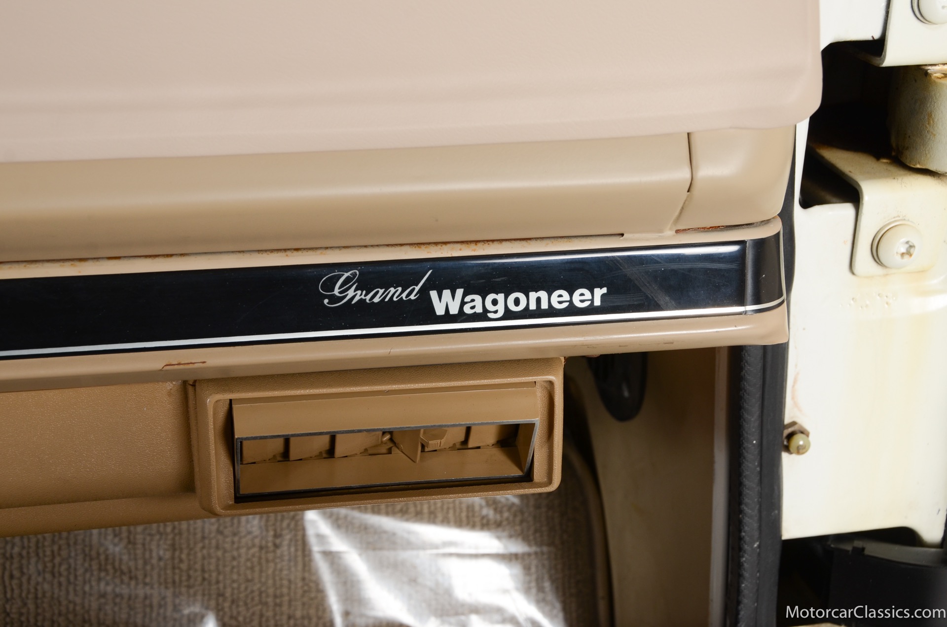 1989 Jeep Grand Wagoneer 
