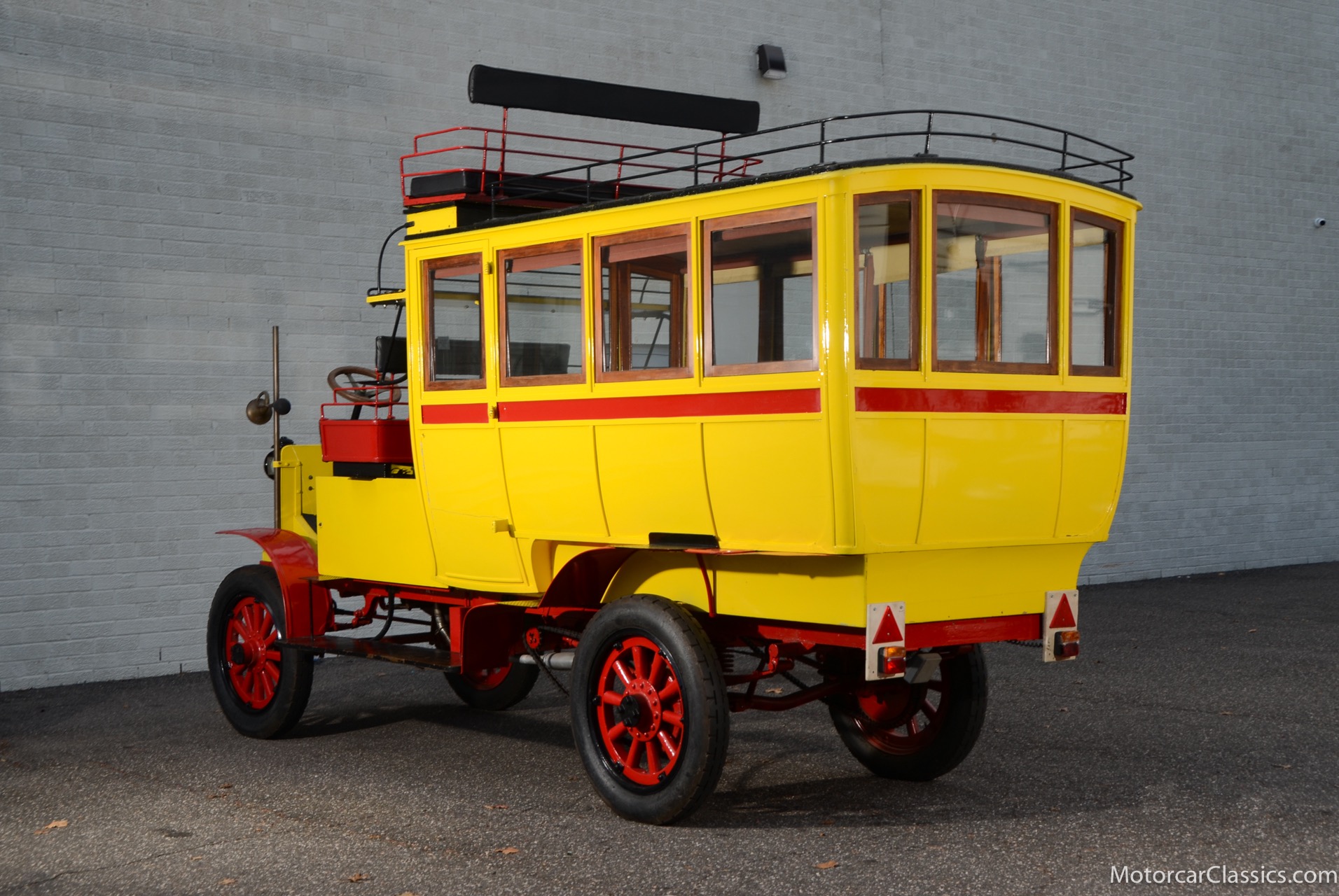 1911 Mack Omnibus RWD