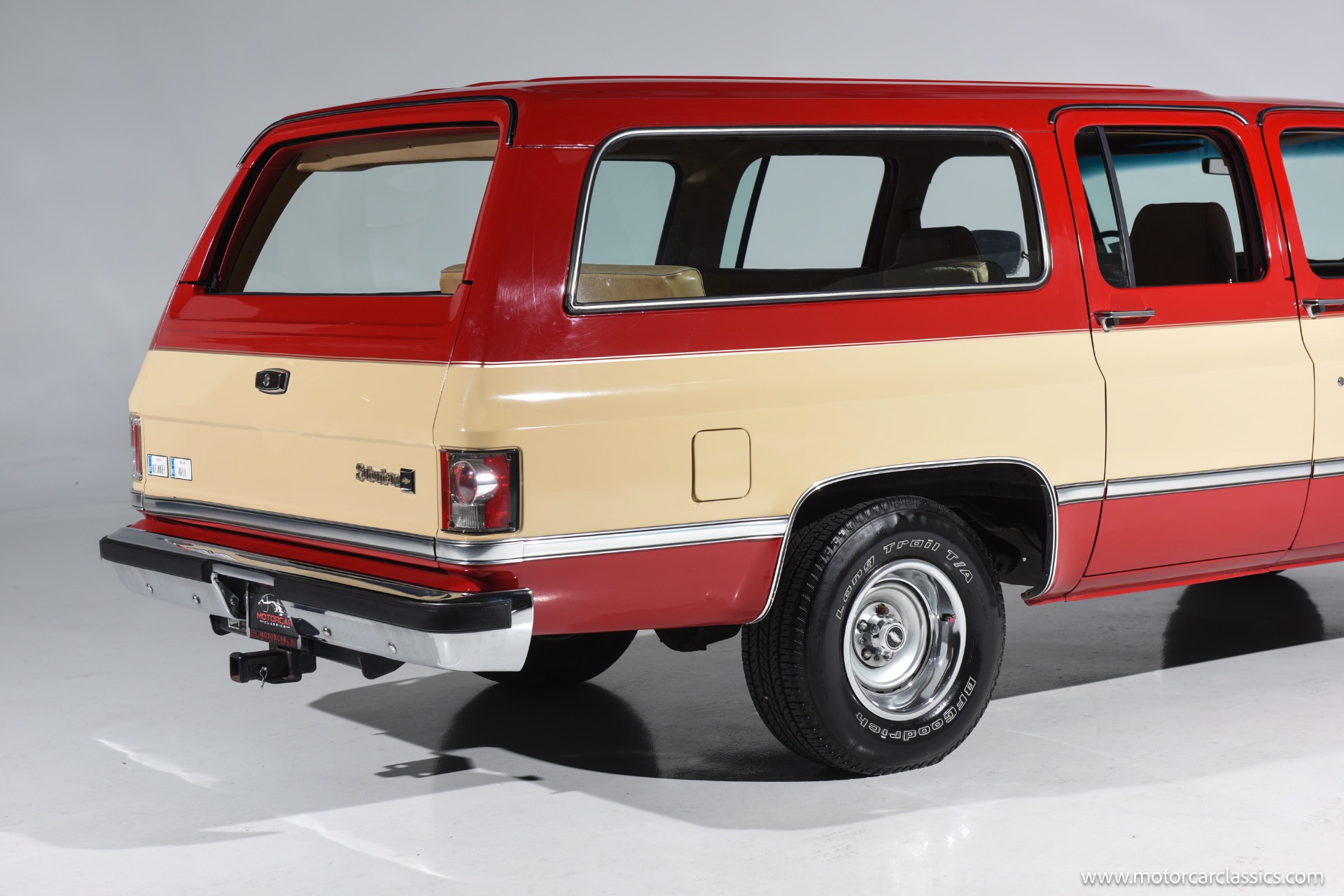 1985 Chevrolet Suburban - Photo 9