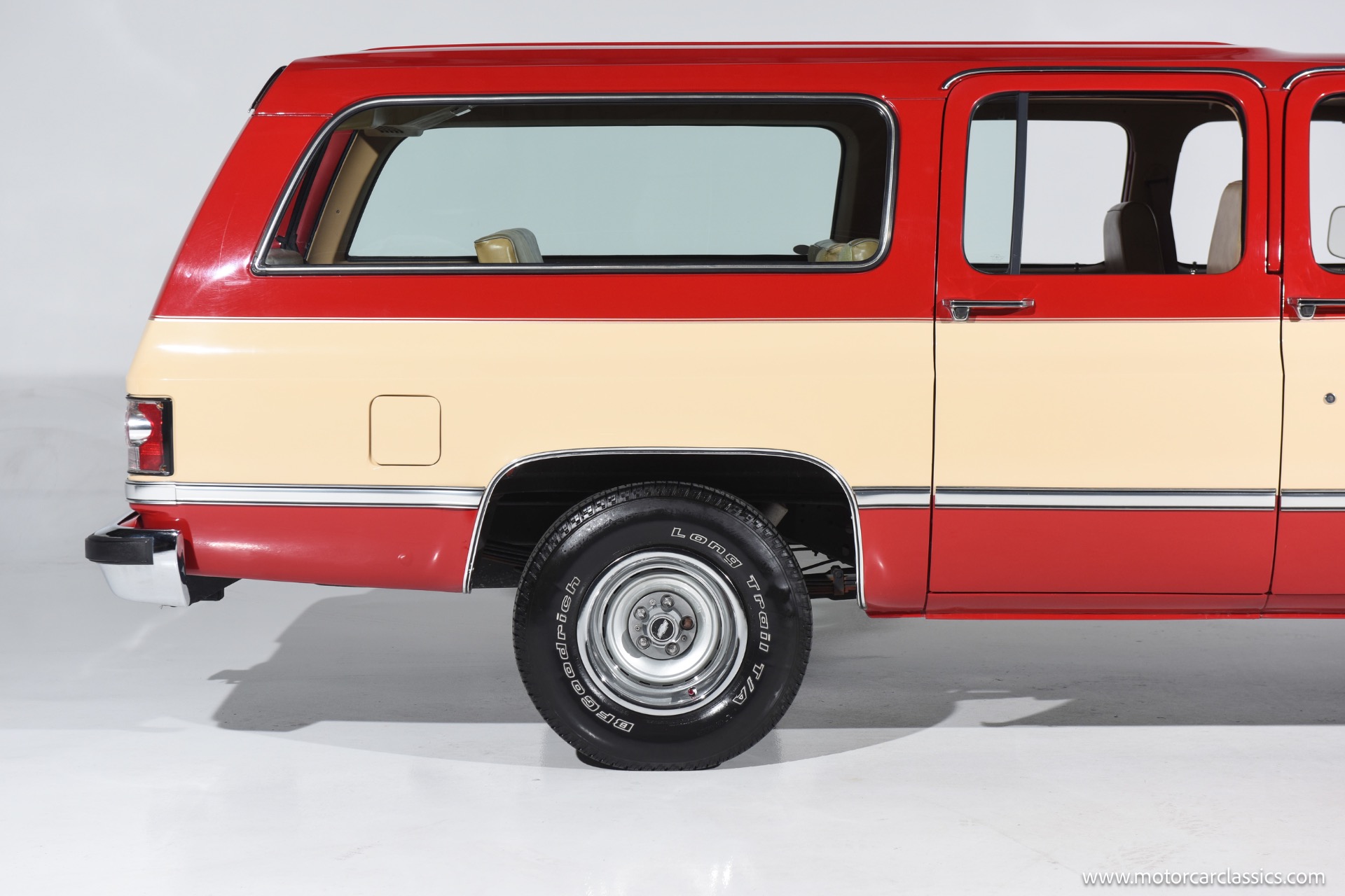 1985 Chevrolet Suburban - Photo 11