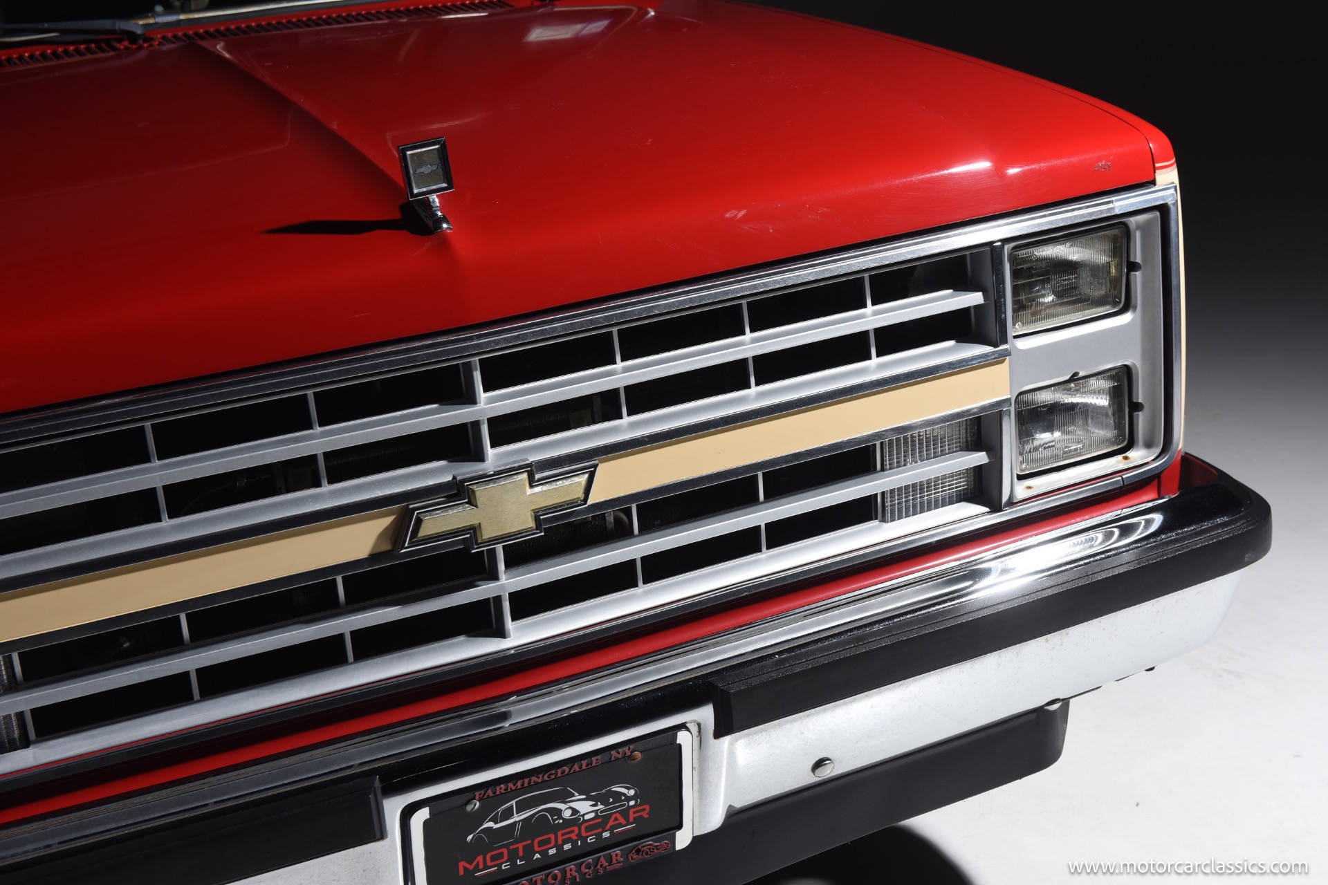 1985 Chevrolet Suburban - Photo 13