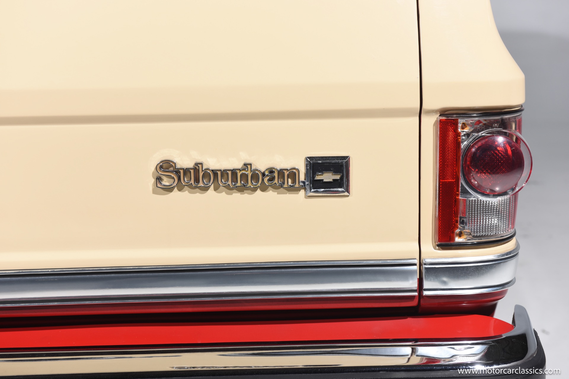 1985 Chevrolet Suburban - Photo 16