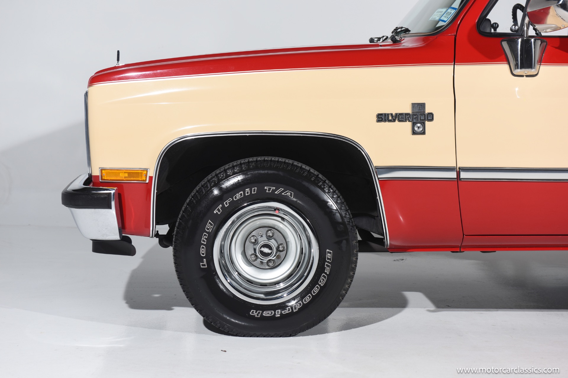 1985 Chevrolet Suburban - Photo 19