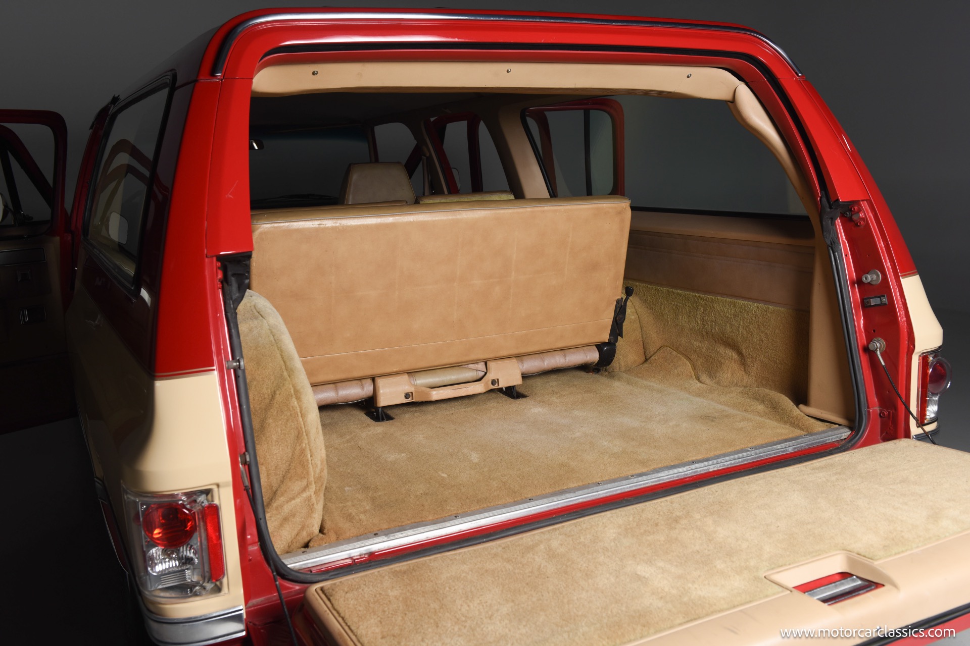 1985 Chevrolet Suburban - Photo 20