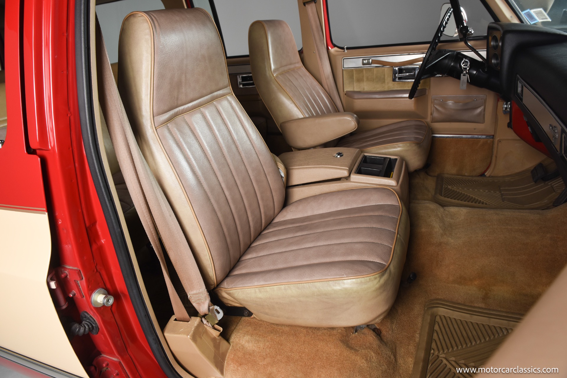 1985 Chevrolet Suburban - Photo 23