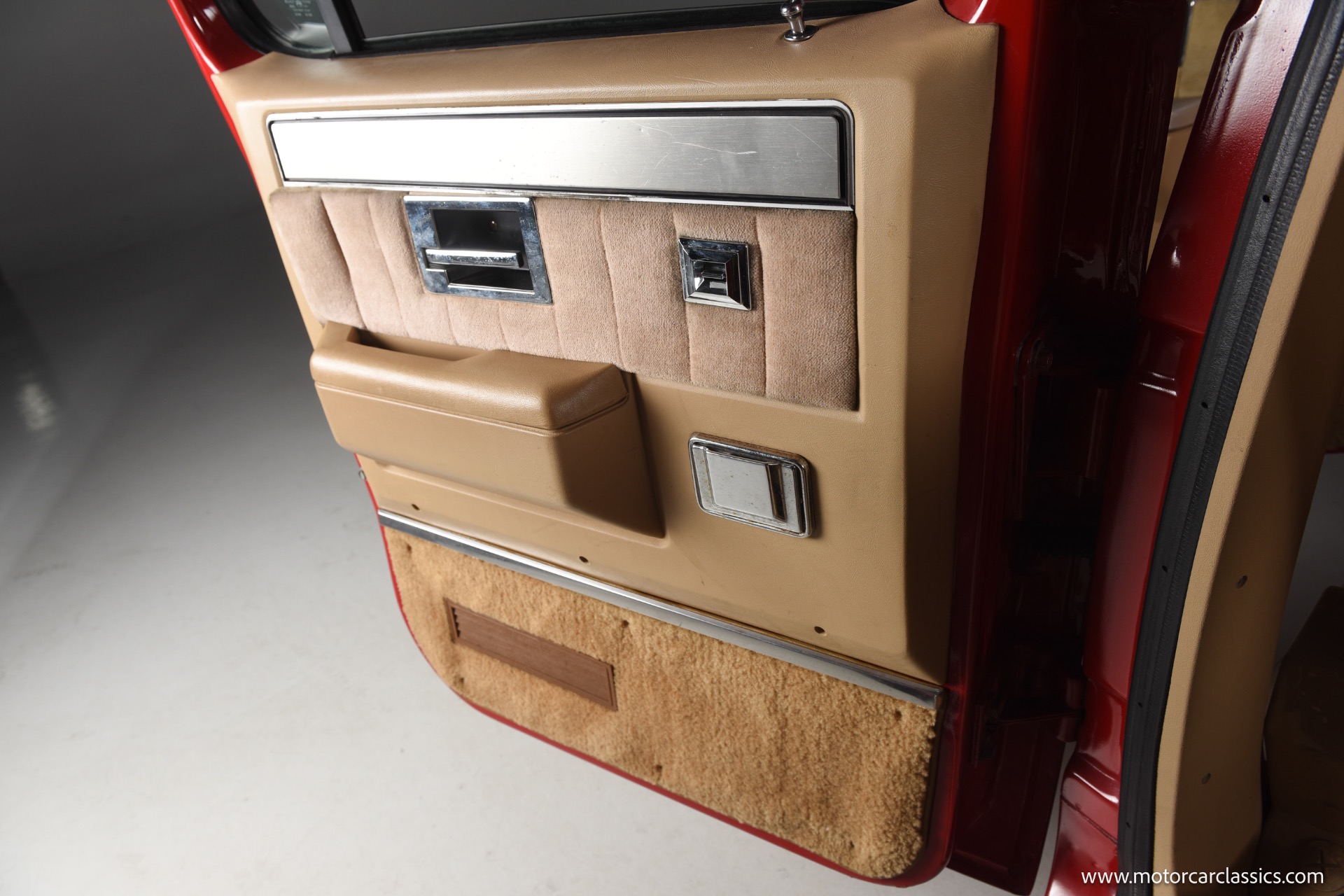 1985 Chevrolet Suburban - Photo 28