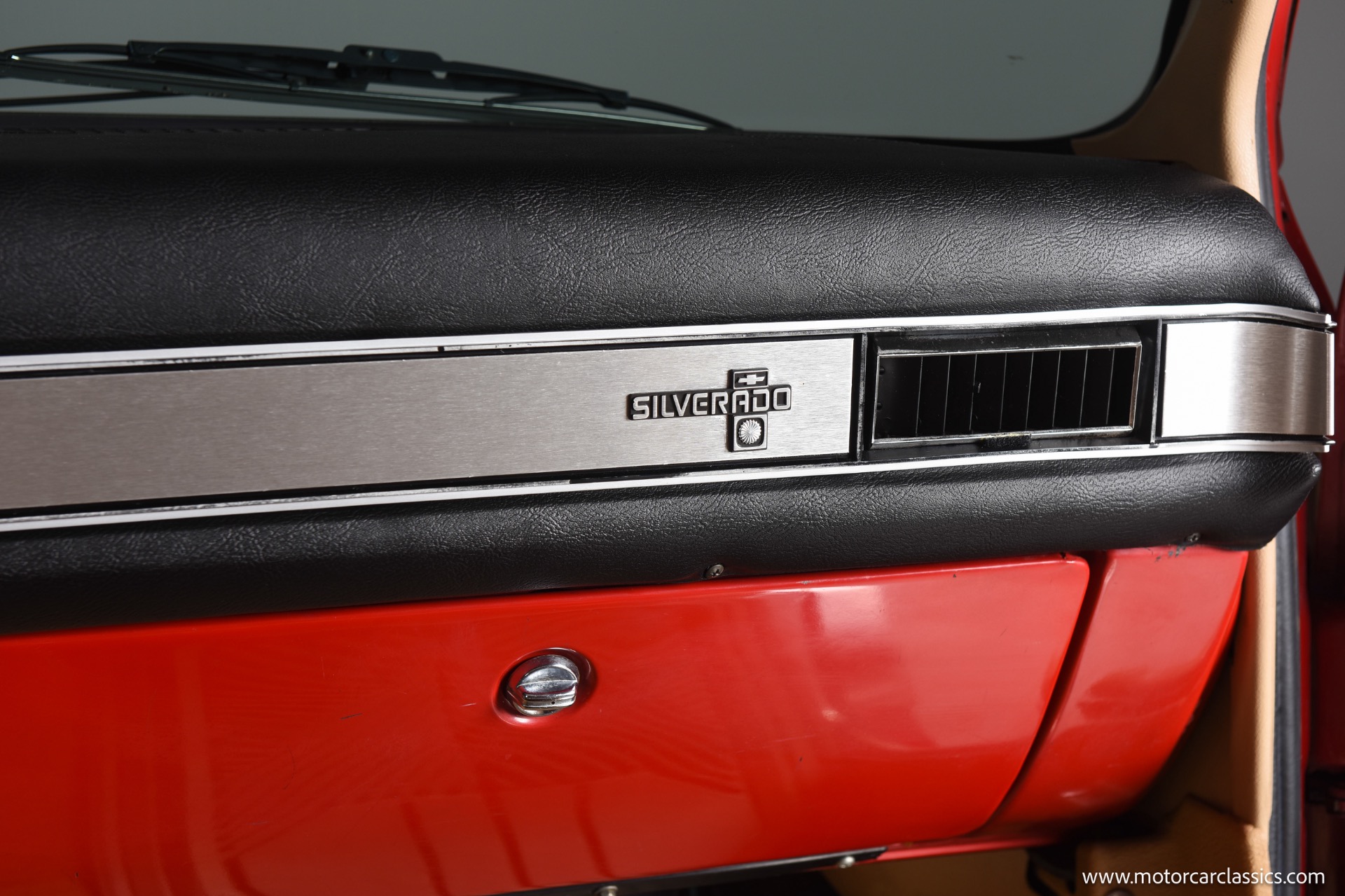 1985 Chevrolet Suburban - Photo 29