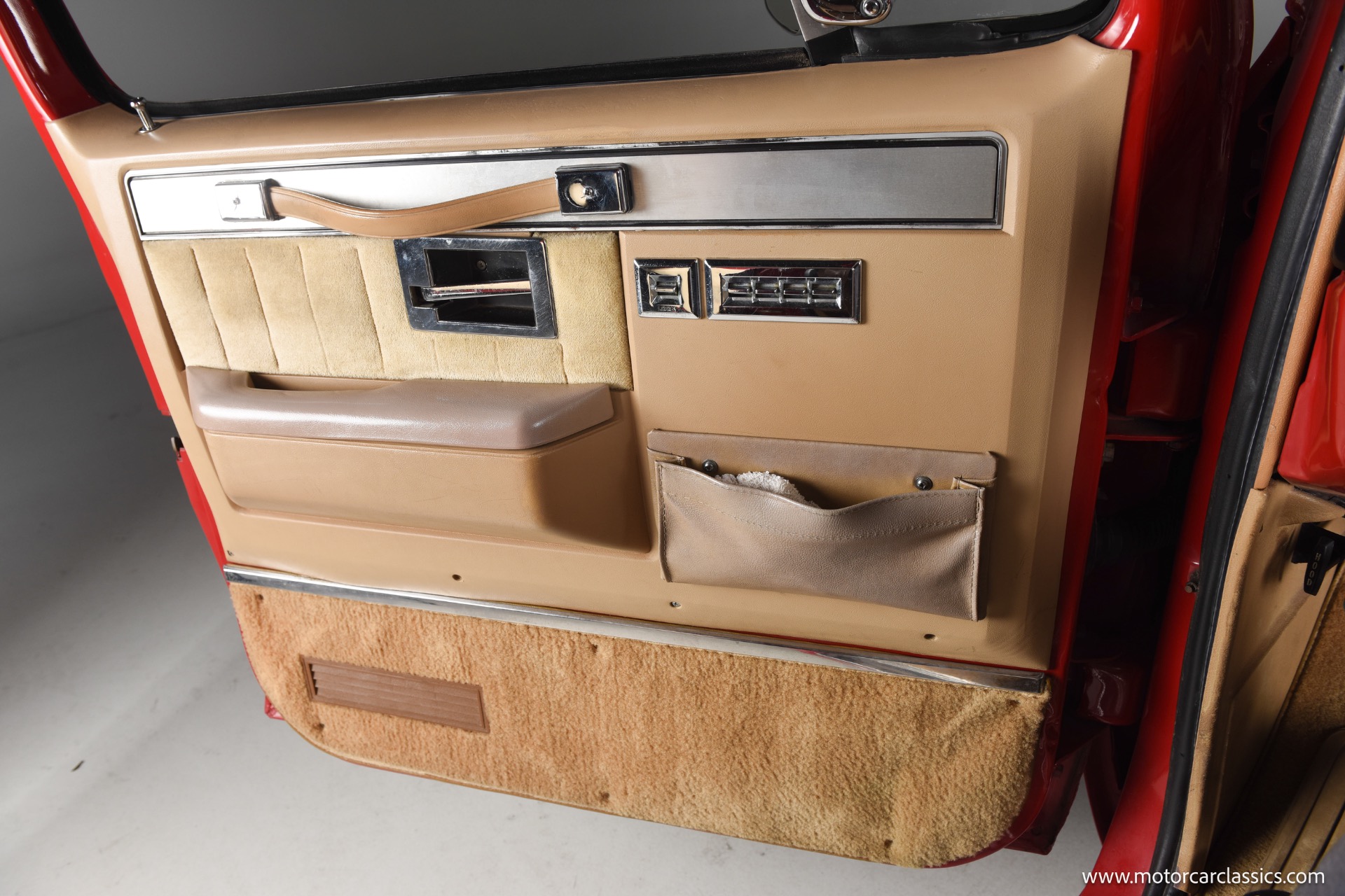 1985 Chevrolet Suburban - Photo 30