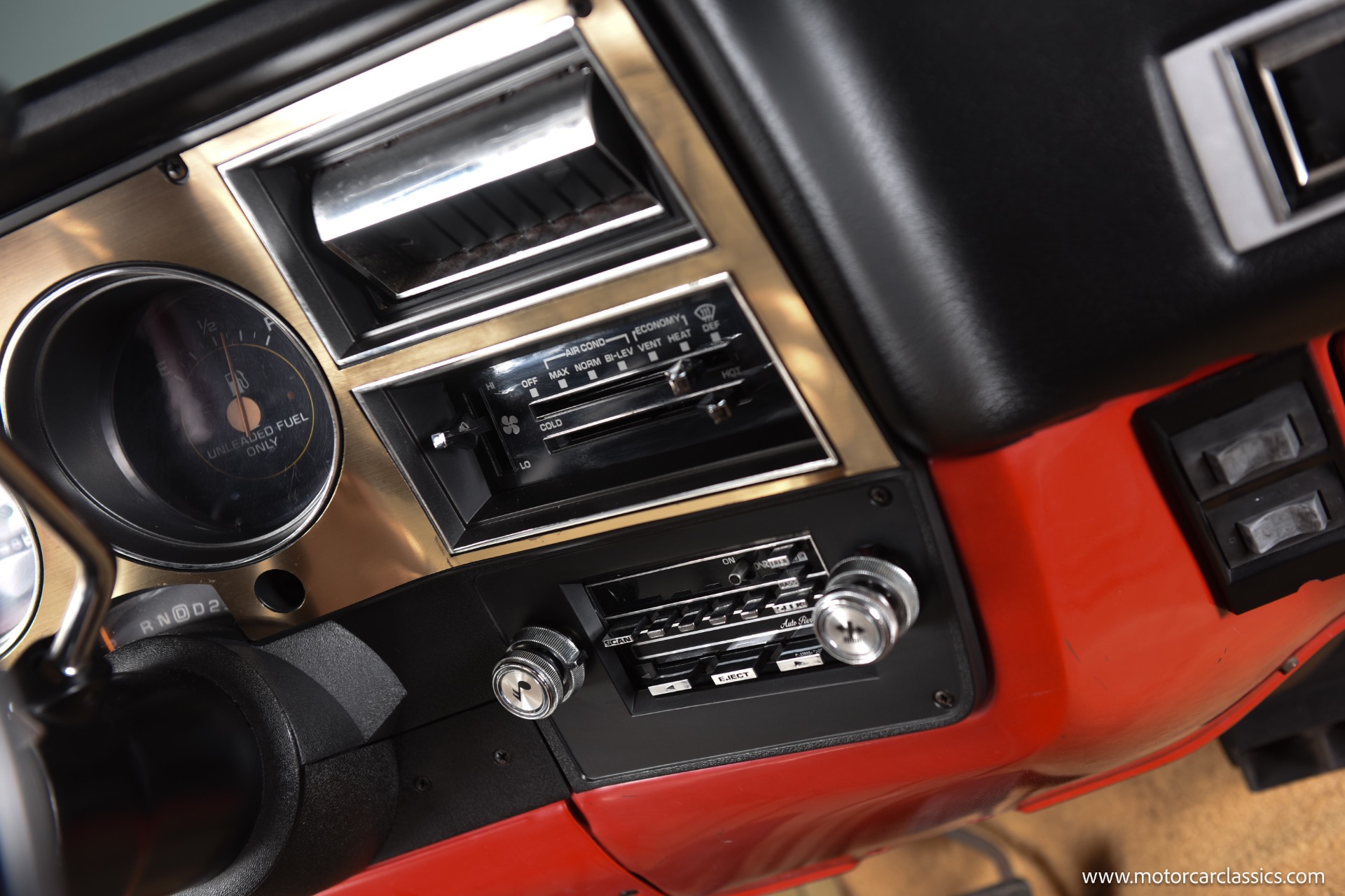 1985 Chevrolet Suburban - Photo 32
