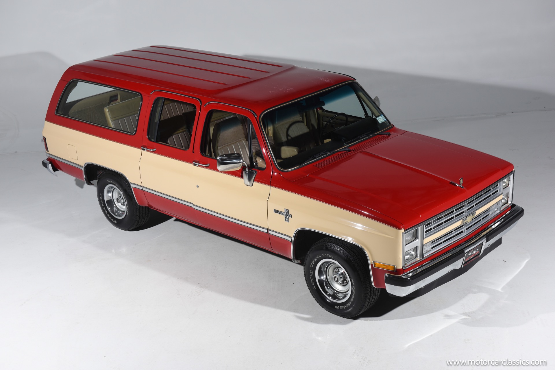 1985 Chevrolet Suburban - Photo 8