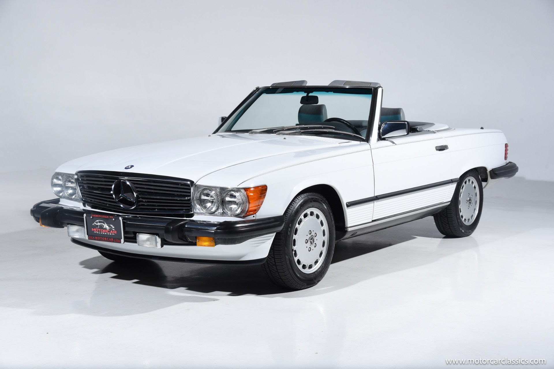 1989 Mercedes Benz 560 photo 3
