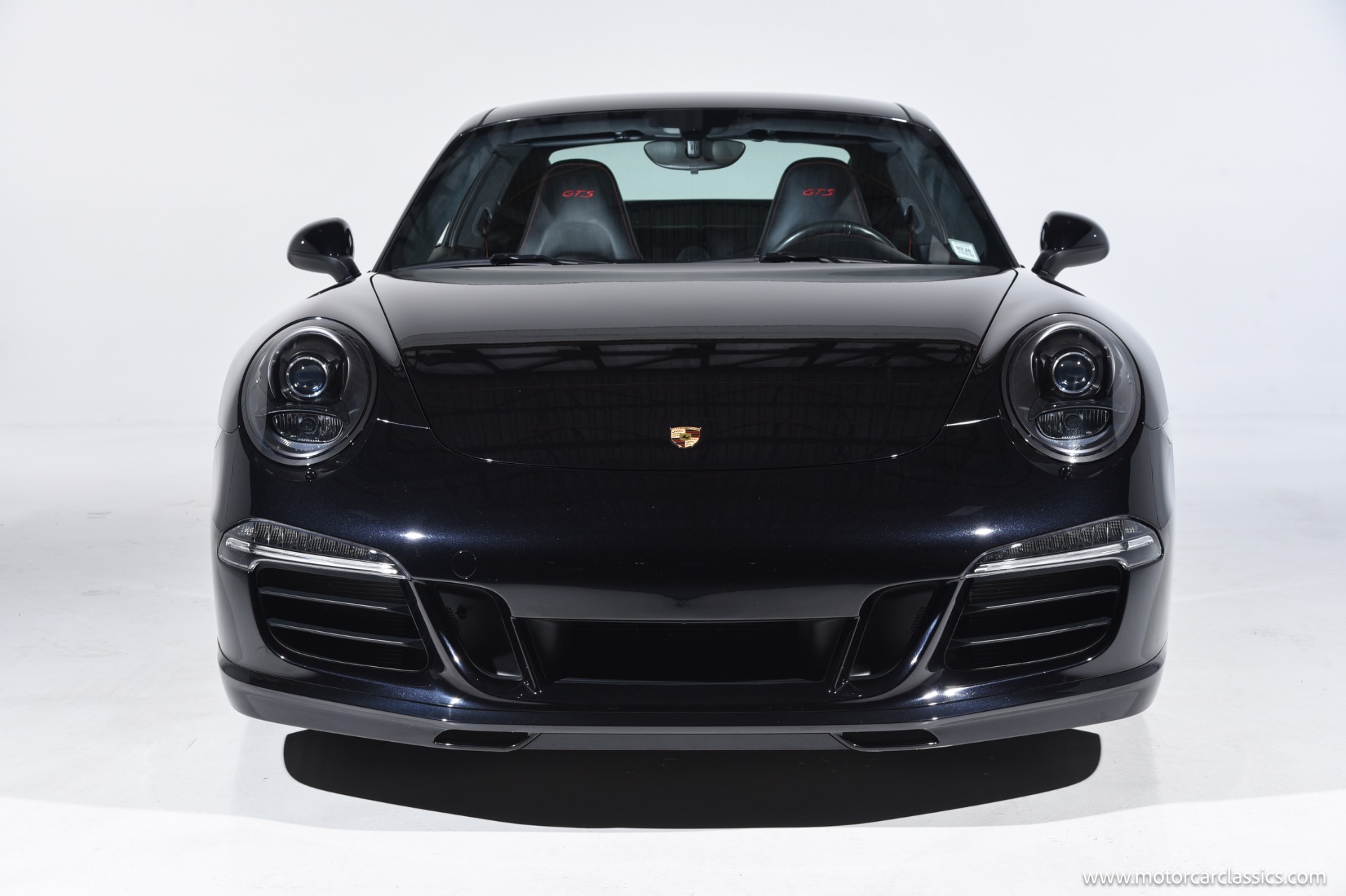 2016 Porsche 911 GTS photo 2