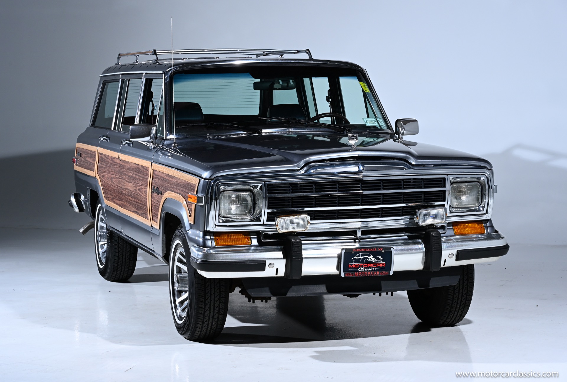 1991 Jeep Grand Wagoneer's photo