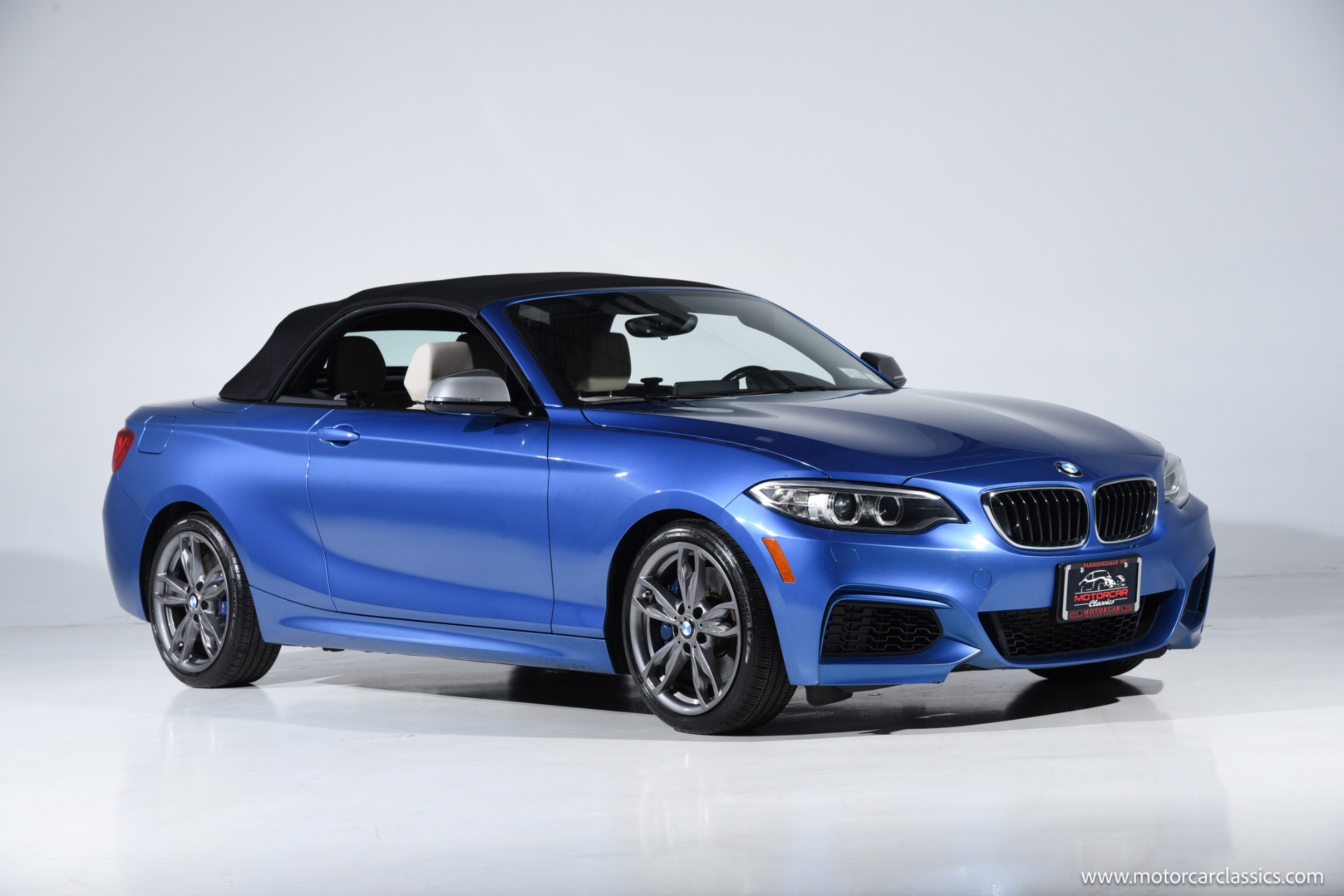 2016 BMW 2 Series M235i xDrive Convertible's photo