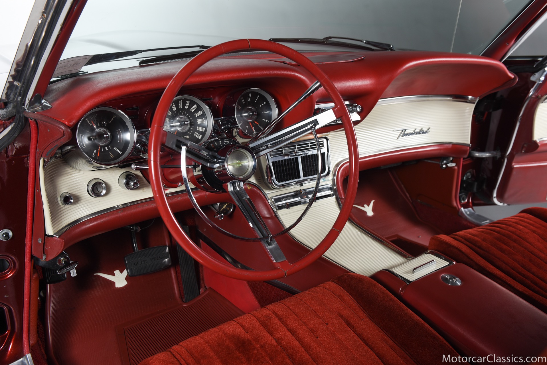 1962 Ford Thunderbird 